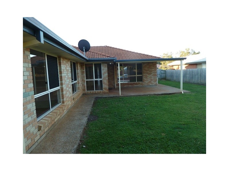 4 Jacaranda Place, Ormiston QLD 4160