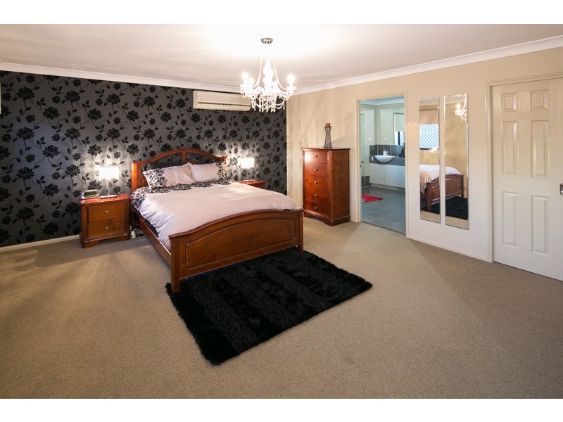 26 Wirra Circuit, Wynnum West QLD 4178