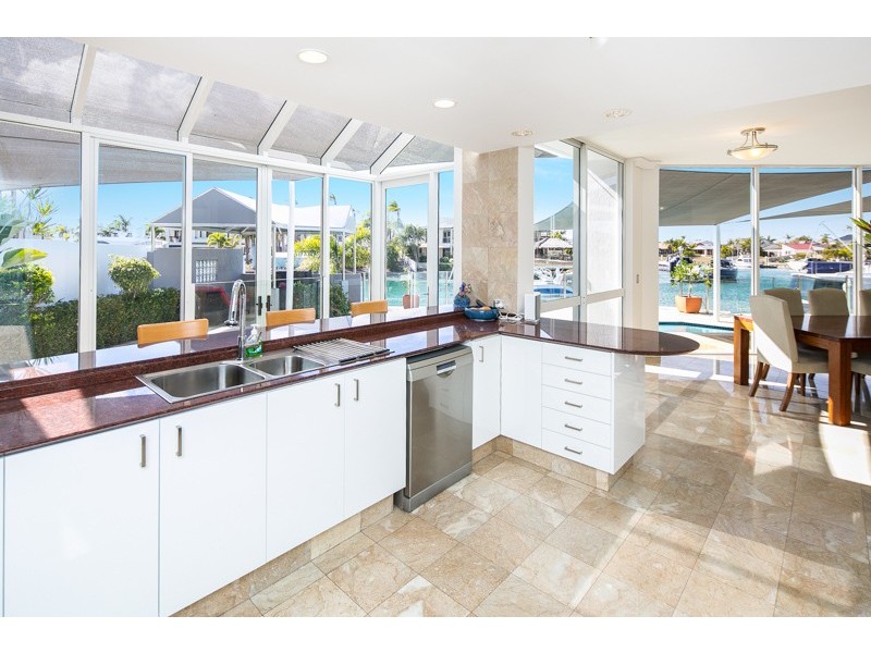 11 Seahaven Court, Raby Bay QLD 4163