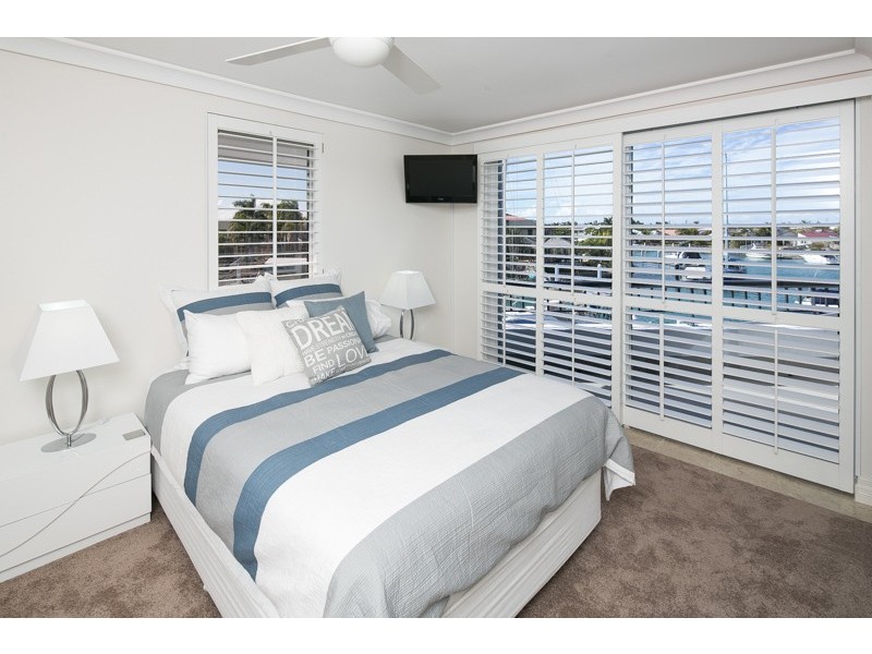 11 Seahaven Court, Raby Bay QLD 4163
