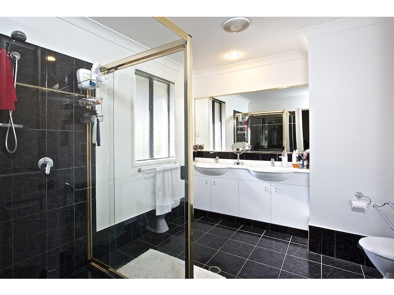 12 Ghost  Gum Close, Thornlands QLD 4164