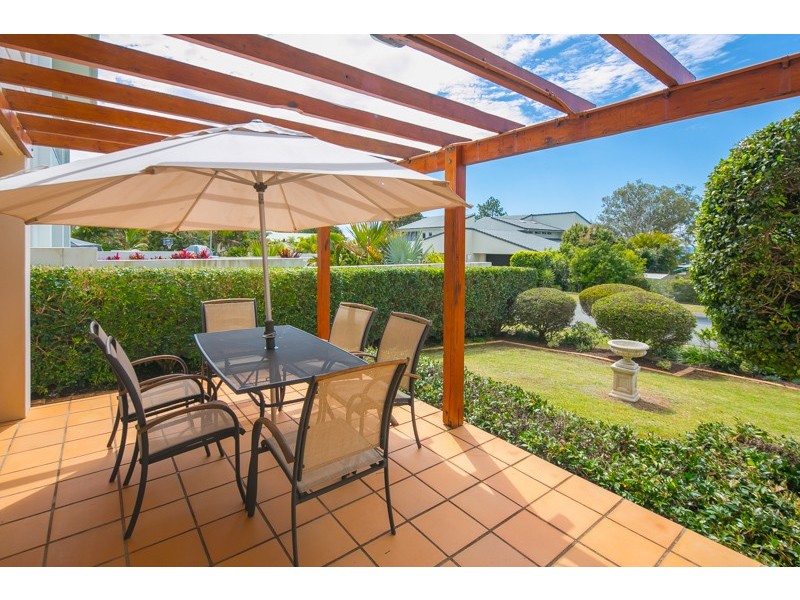 8 Outlook Parade, Ormiston QLD 4160
