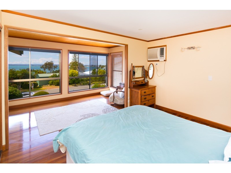 8 Outlook Parade, Ormiston QLD 4160