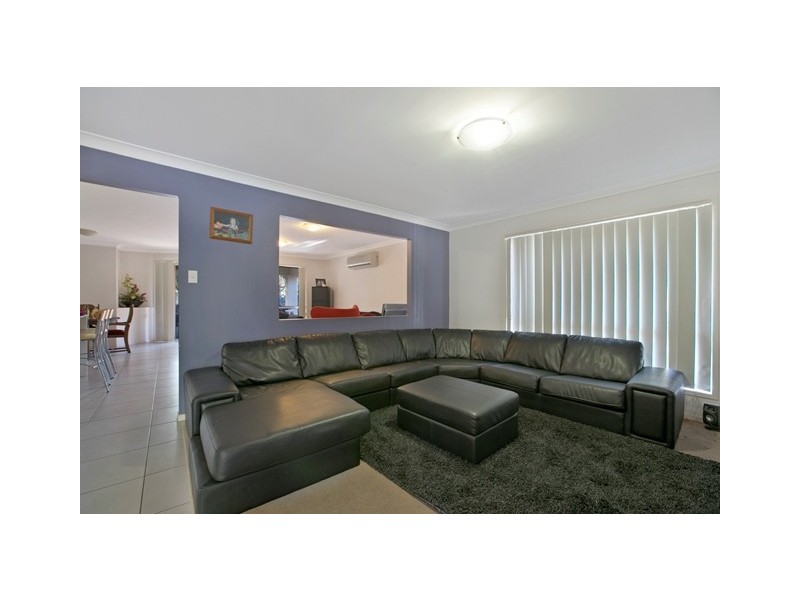 5 Shaw Place, Redland Bay QLD 4165