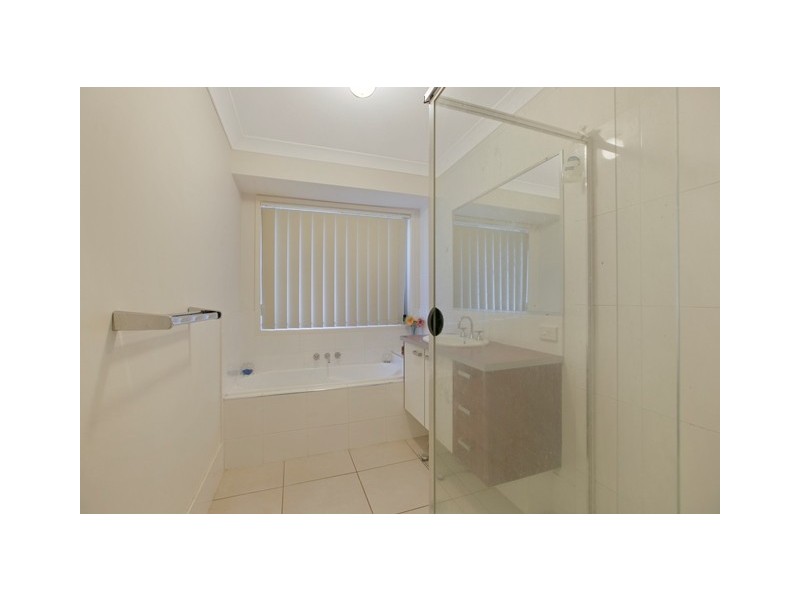 5 Shaw Place, Redland Bay QLD 4165