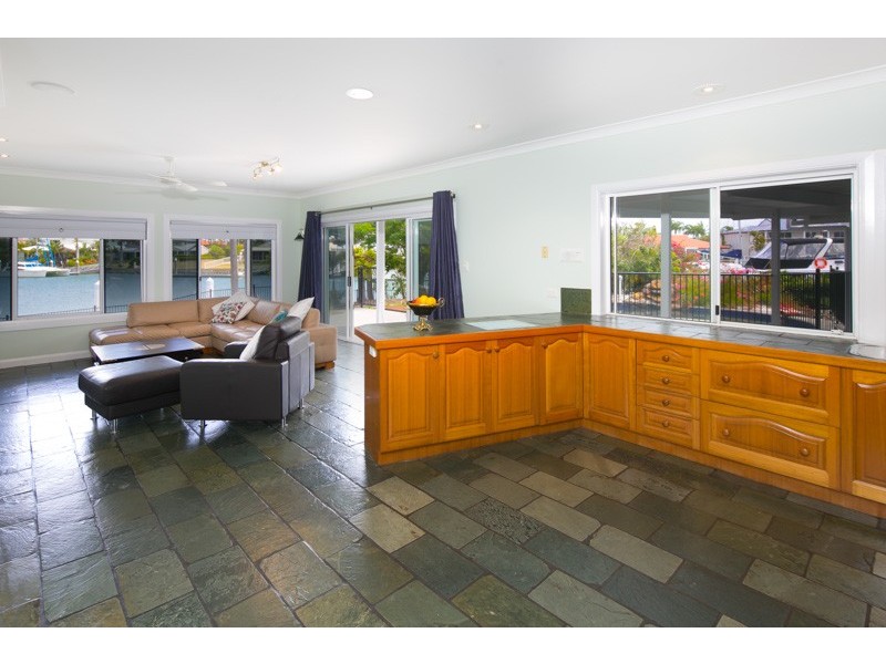 13 Captains Court, Raby Bay QLD 4163