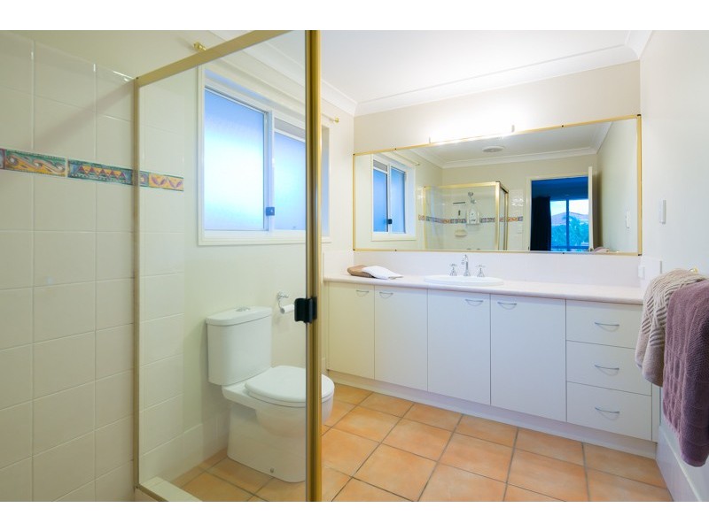 2 Sirocco Court, Ormiston QLD 4160