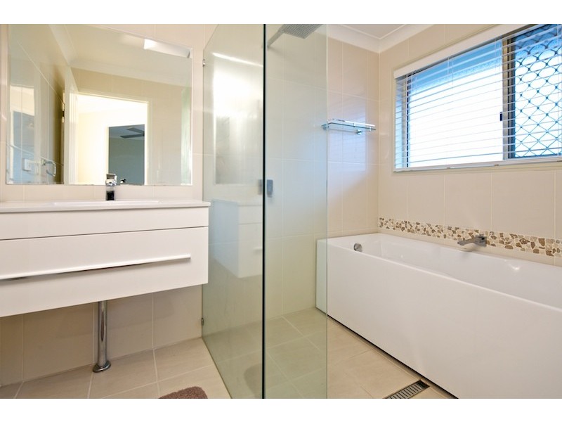 3 Peters Court, Wellington Point QLD 4160