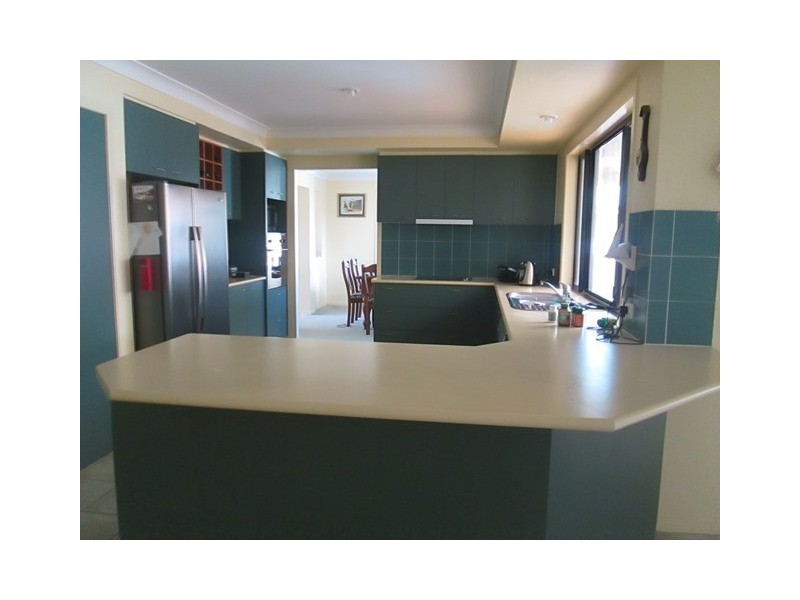 10 Jacaranda Place, Ormiston QLD 4160