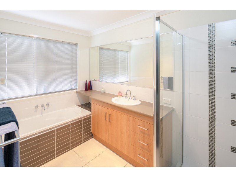 16a Long Street, Cleveland QLD 4163