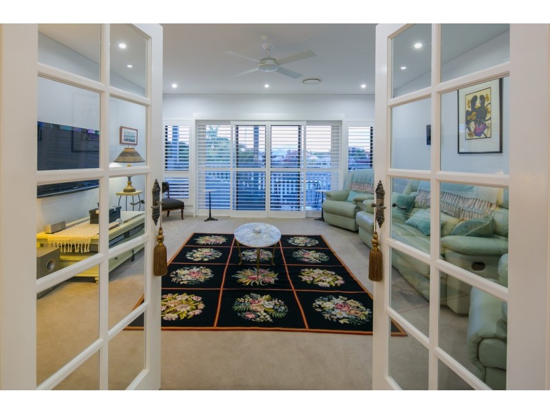 15 Anchorage Drive, Raby Bay QLD 4163