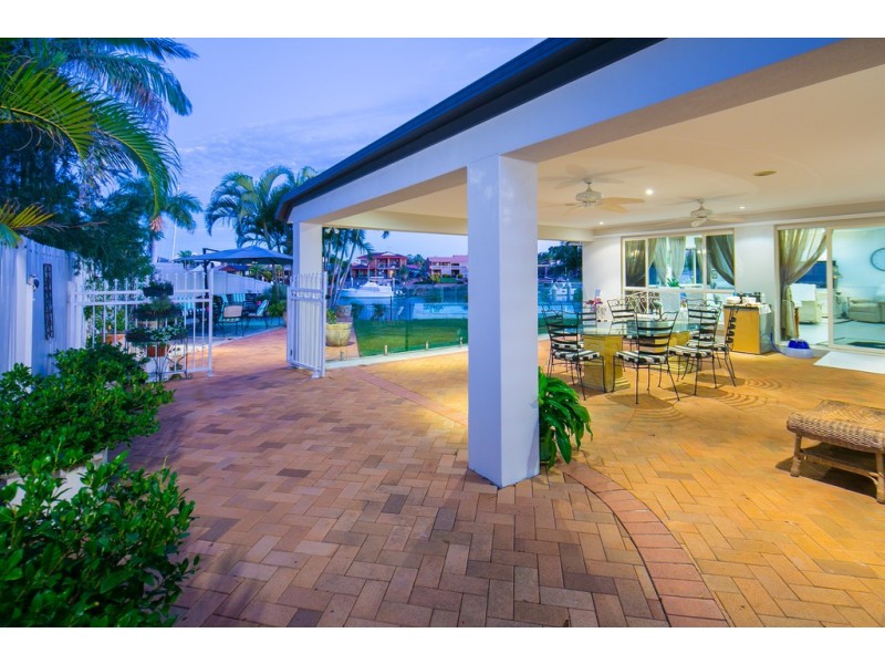 15 Anchorage Drive, Raby Bay QLD 4163