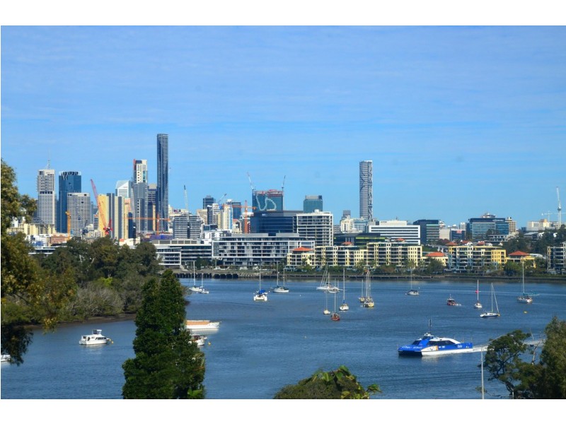 32 Crescent Road, Hamilton QLD 4007