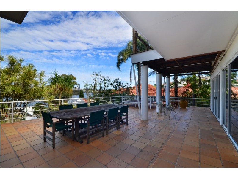 32 Crescent Road, Hamilton QLD 4007