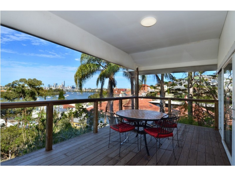 32 Crescent Road, Hamilton QLD 4007