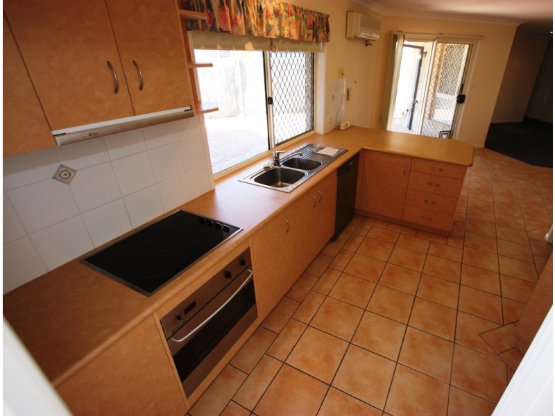 3/2 Homer Street, Cleveland QLD 4163