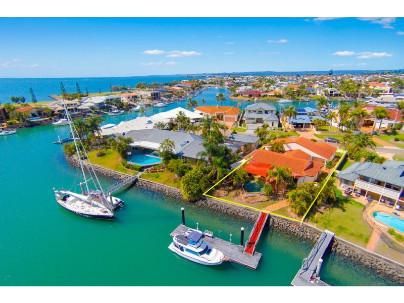 24 Seahaven Court, Raby Bay QLD 4163