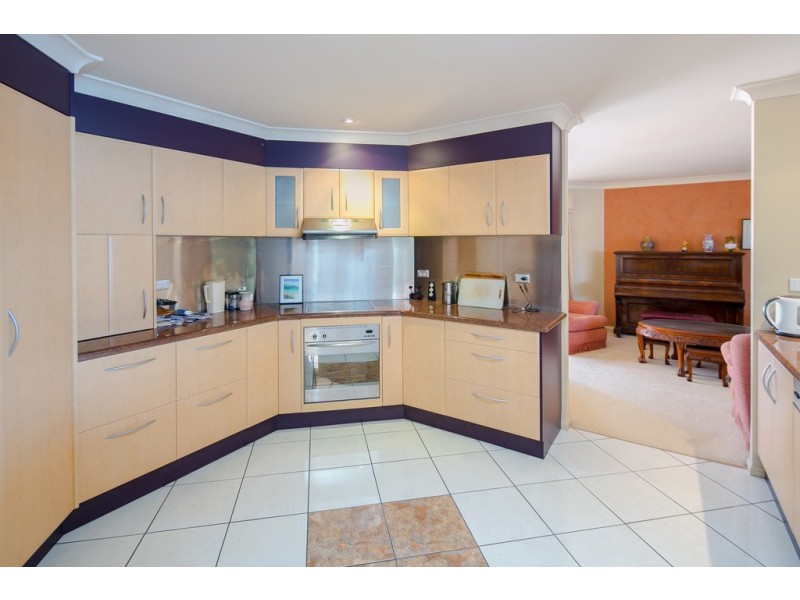 24 Seahaven Court, Raby Bay QLD 4163