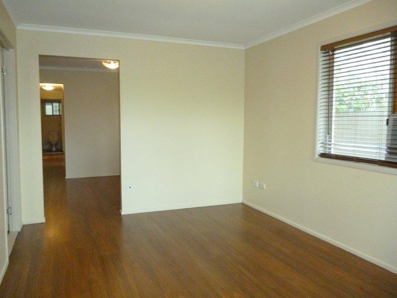 10 Mark Street, Redland Bay QLD 4165