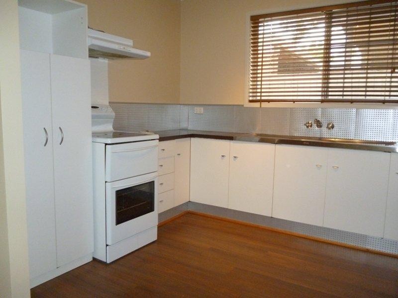 10 Mark Street, Redland Bay QLD 4165