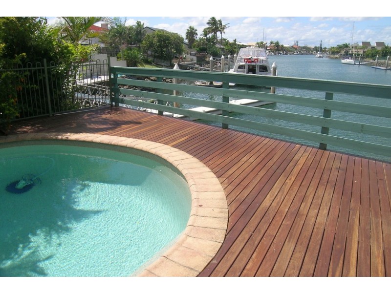 8 Winch Close, Raby Bay QLD 4163