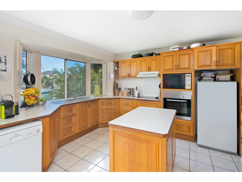 8 Downwind Ct, Birkdale QLD 4159