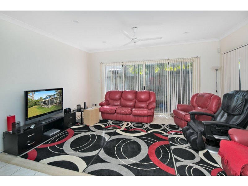 8 Downwind Ct, Birkdale QLD 4159