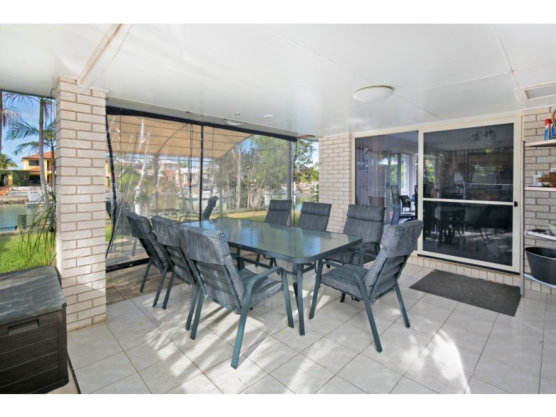 8 Downwind Ct, Birkdale QLD 4159