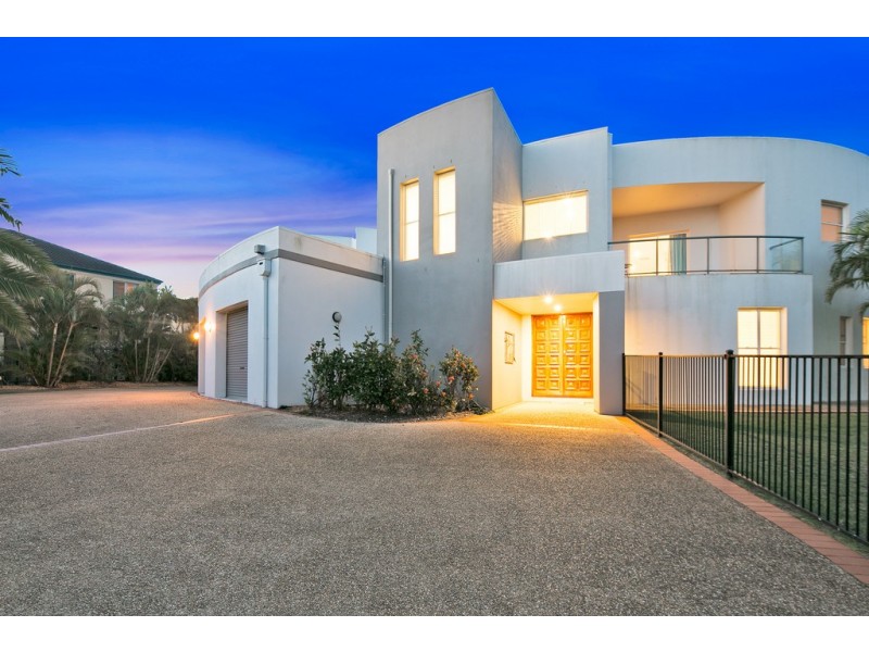 19 Mainsail Street, Birkdale QLD 4159