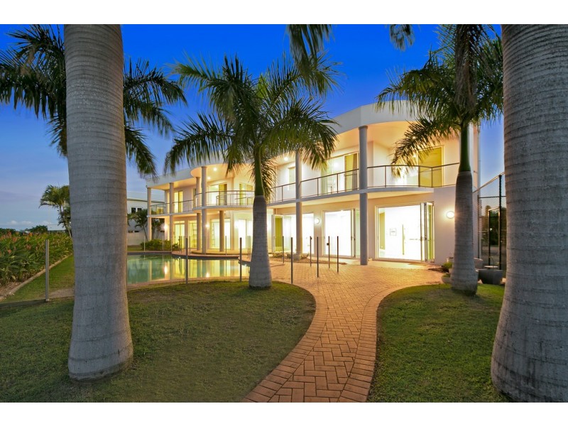 19 Mainsail Street, Birkdale QLD 4159