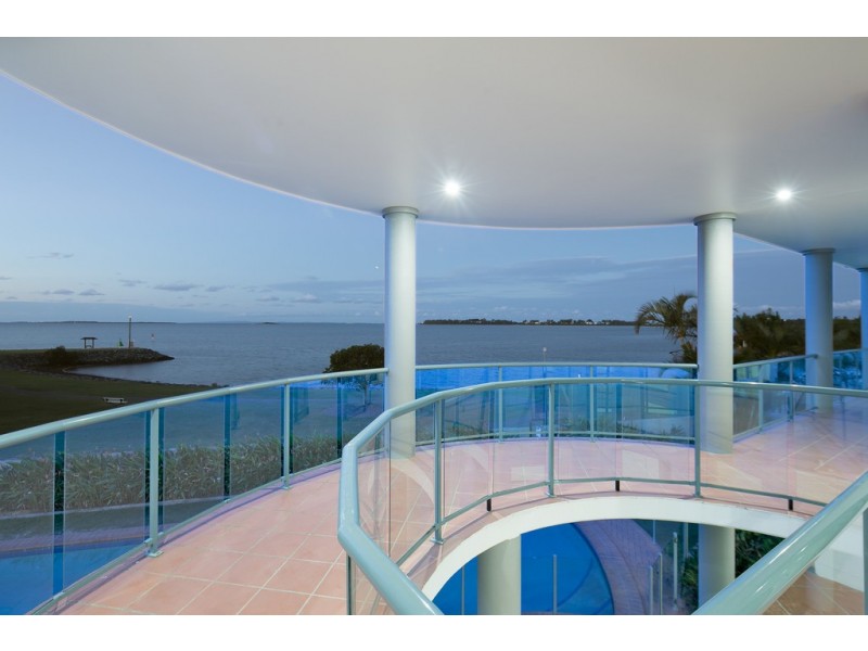 19 Mainsail Street, Birkdale QLD 4159