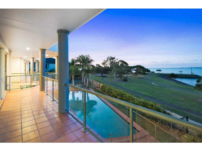 19 Mainsail Street, Birkdale QLD 4159