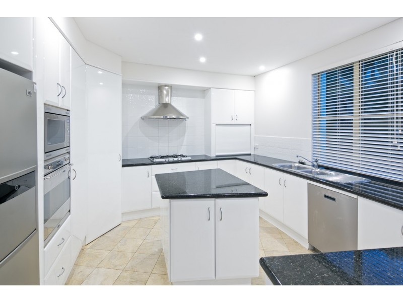 19 Mainsail Street, Birkdale QLD 4159