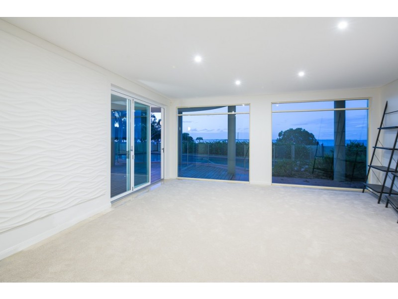 19 Mainsail Street, Birkdale QLD 4159