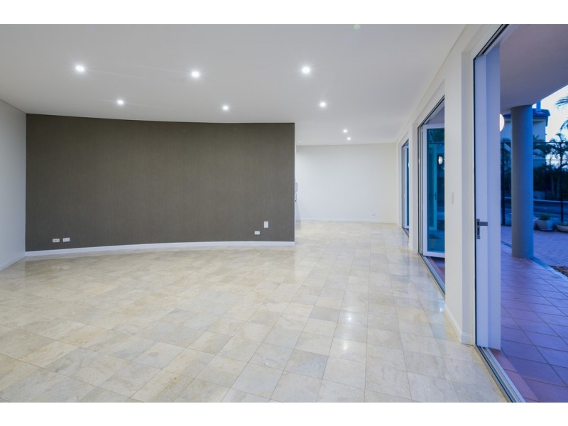 19 Mainsail Street, Birkdale QLD 4159