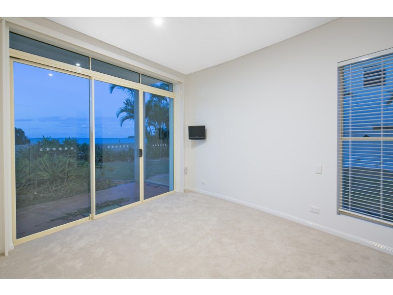 19 Mainsail Street, Birkdale QLD 4159