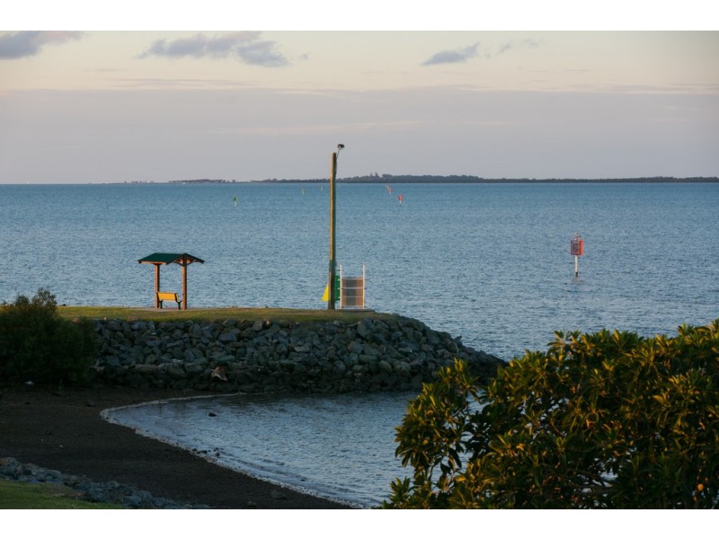 19 Mainsail Street, Birkdale QLD 4159