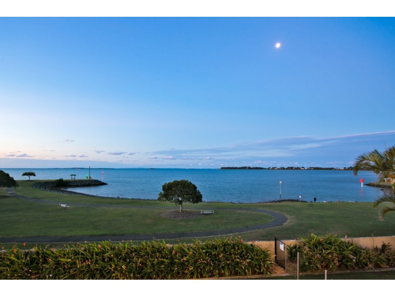 19 Mainsail Street, Birkdale QLD 4159