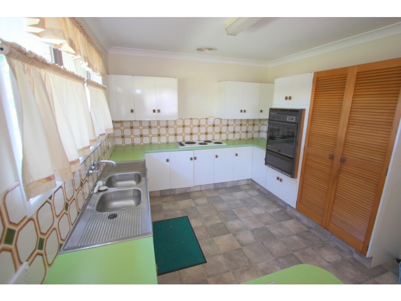 8 Mergowie Drive, Cleveland QLD 4163