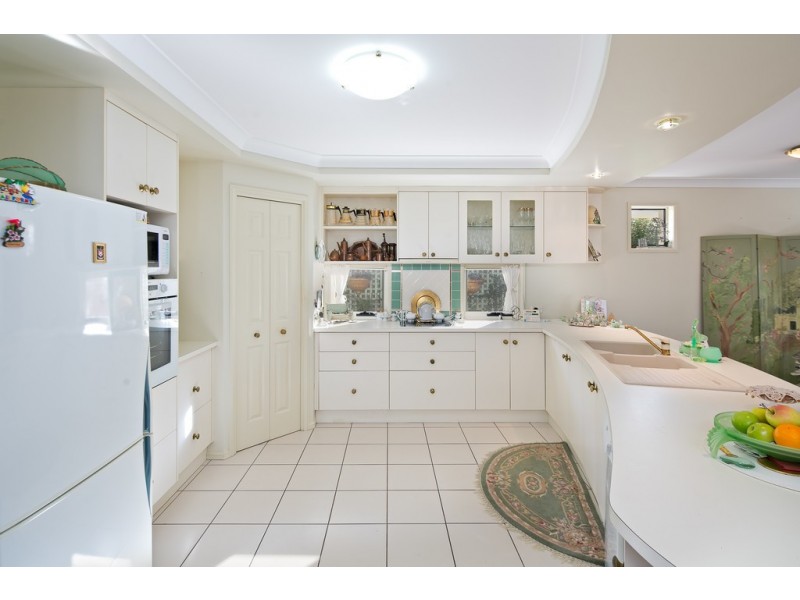 39 TRAFALGAR VALE AVE, Wellington Point QLD 4160
