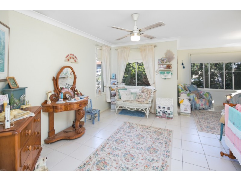 39 TRAFALGAR VALE AVE, Wellington Point QLD 4160