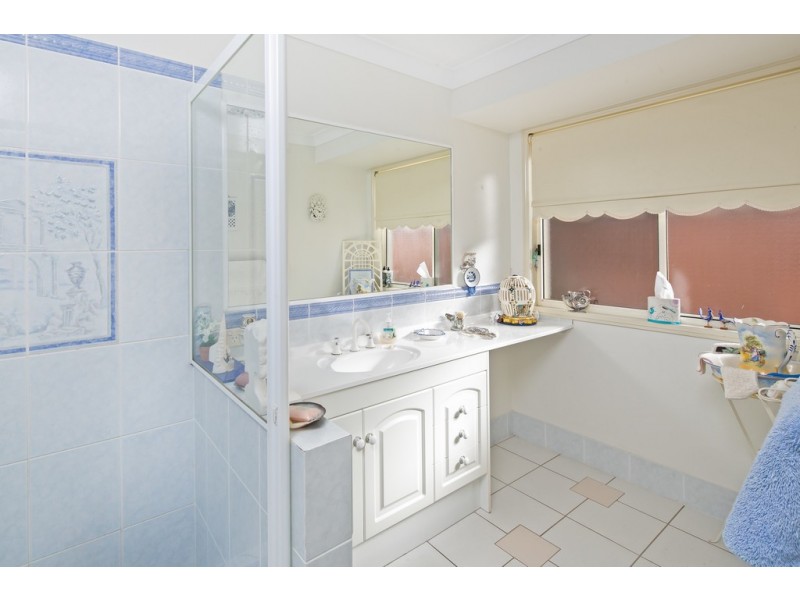 39 TRAFALGAR VALE AVE, Wellington Point QLD 4160