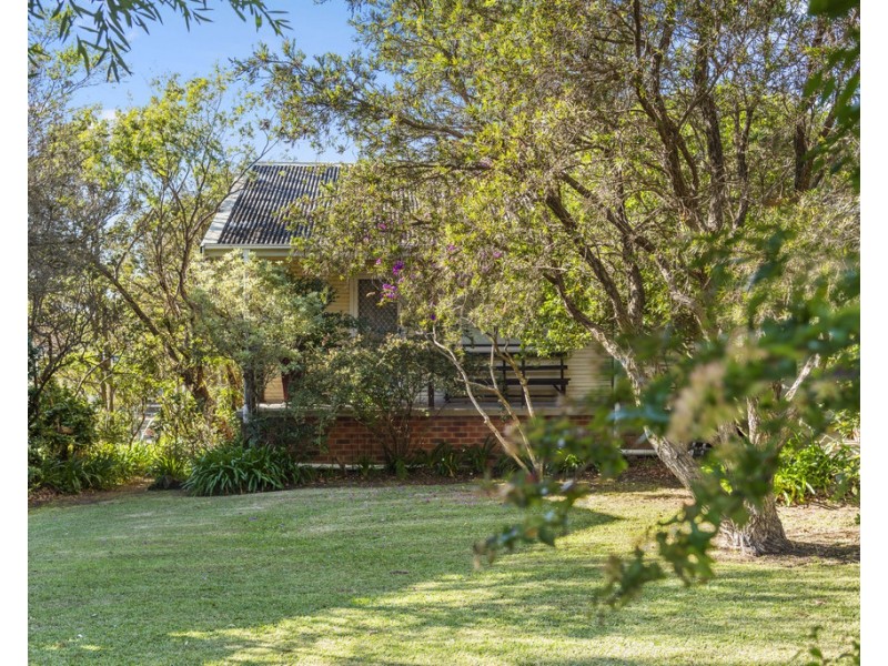 20 Donlan Road, Mollymook NSW 2539