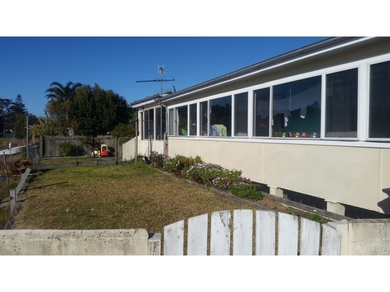 113 Princes Highway, Burrill Lake NSW 2539