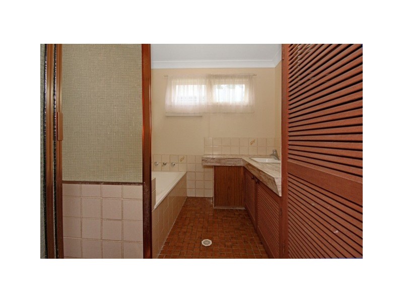 18 Princes Highway, Burrill Lake NSW 2539
