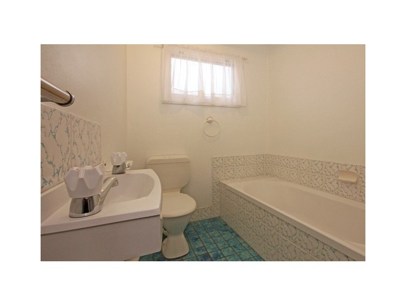 18 Princes Highway, Burrill Lake NSW 2539