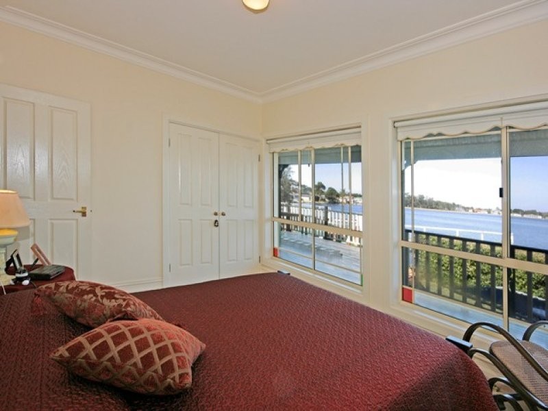 2 Kendall Crescent, Burrill Lake NSW 2539