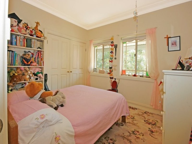 2 Kendall Crescent, Burrill Lake NSW 2539