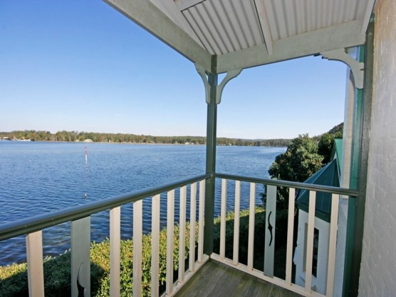 2 Kendall Crescent, Burrill Lake NSW 2539