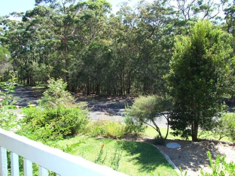 15 Paterson Close, Lake Tabourie NSW 2539